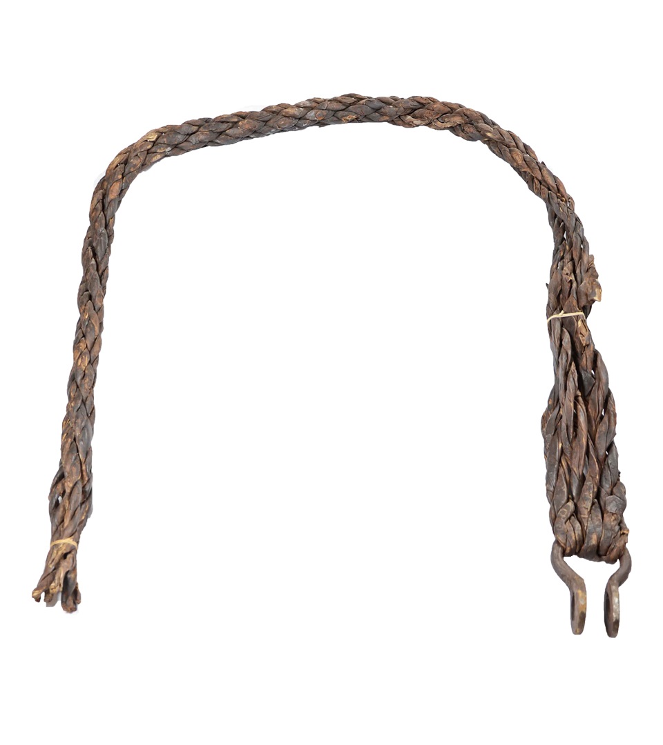 Ett flätat, grovt rep med en metallhållare.